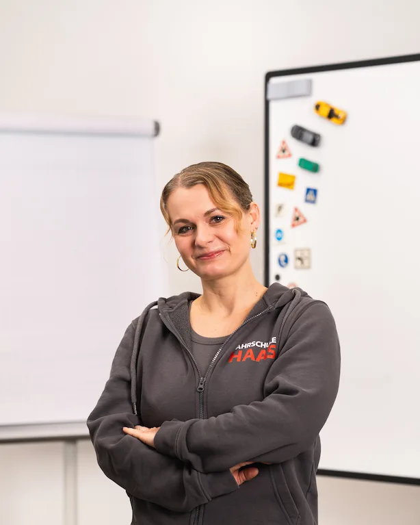 Fahrehrin Annika der Fahrschule Haas in Würzburg