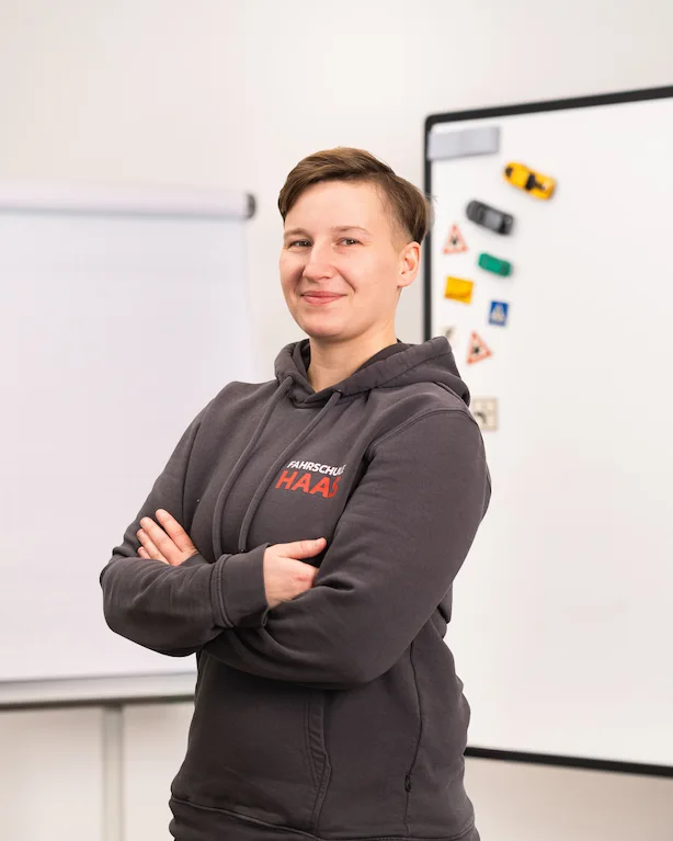 Fahrlehrerin Jessica Schlossbauer der Fahrschule Haas in Kitzingen