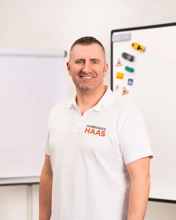 Fahrlehrer Stefan Nöller der Fahrschule Haas in Würzburg und Kitzingen